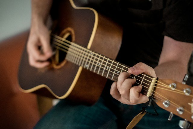 Apprendre la guitare avec un professeur